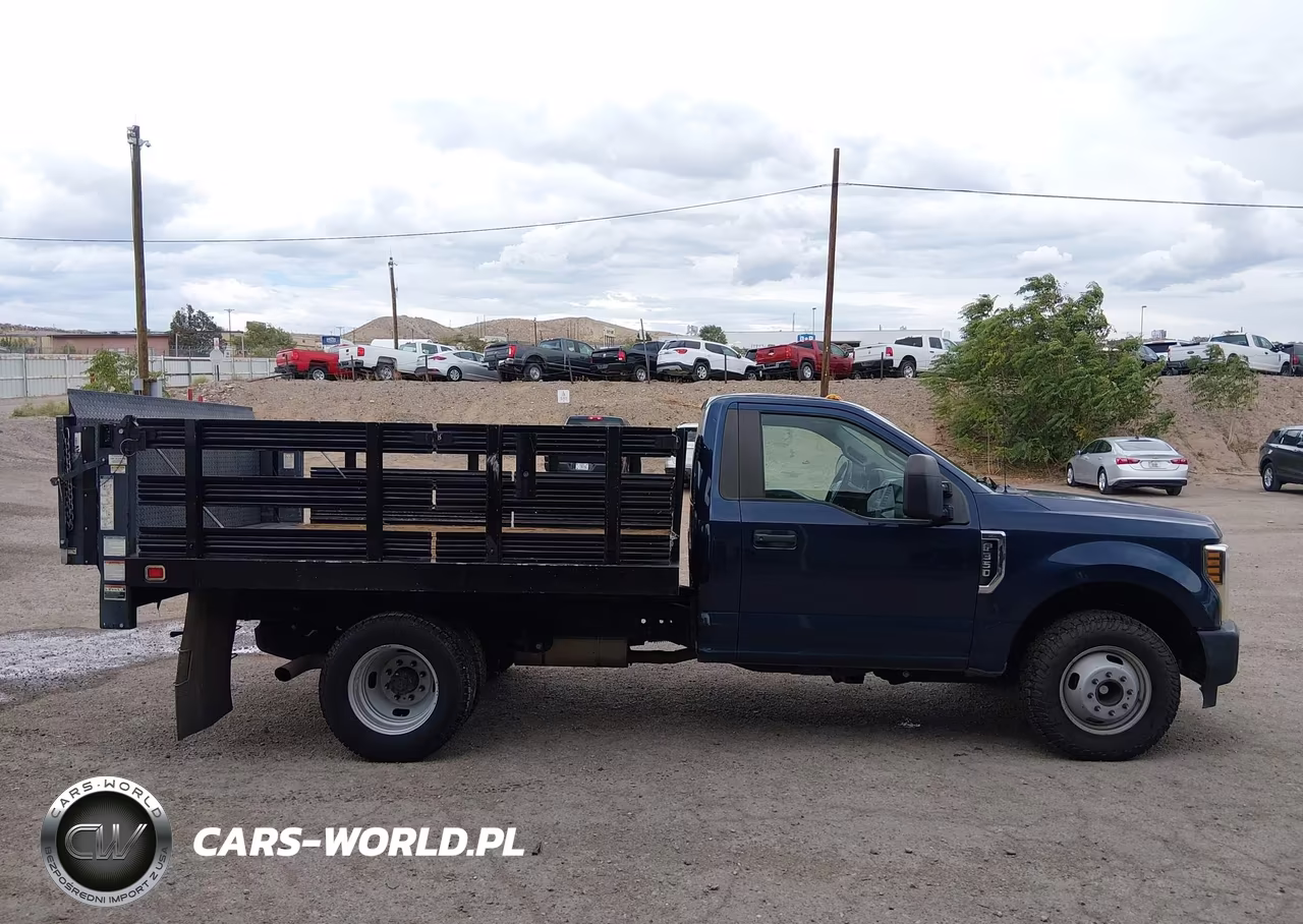 2018 Ford F-350 Chassis Xl VIN:1FDRF3G65JEC69578 - 13