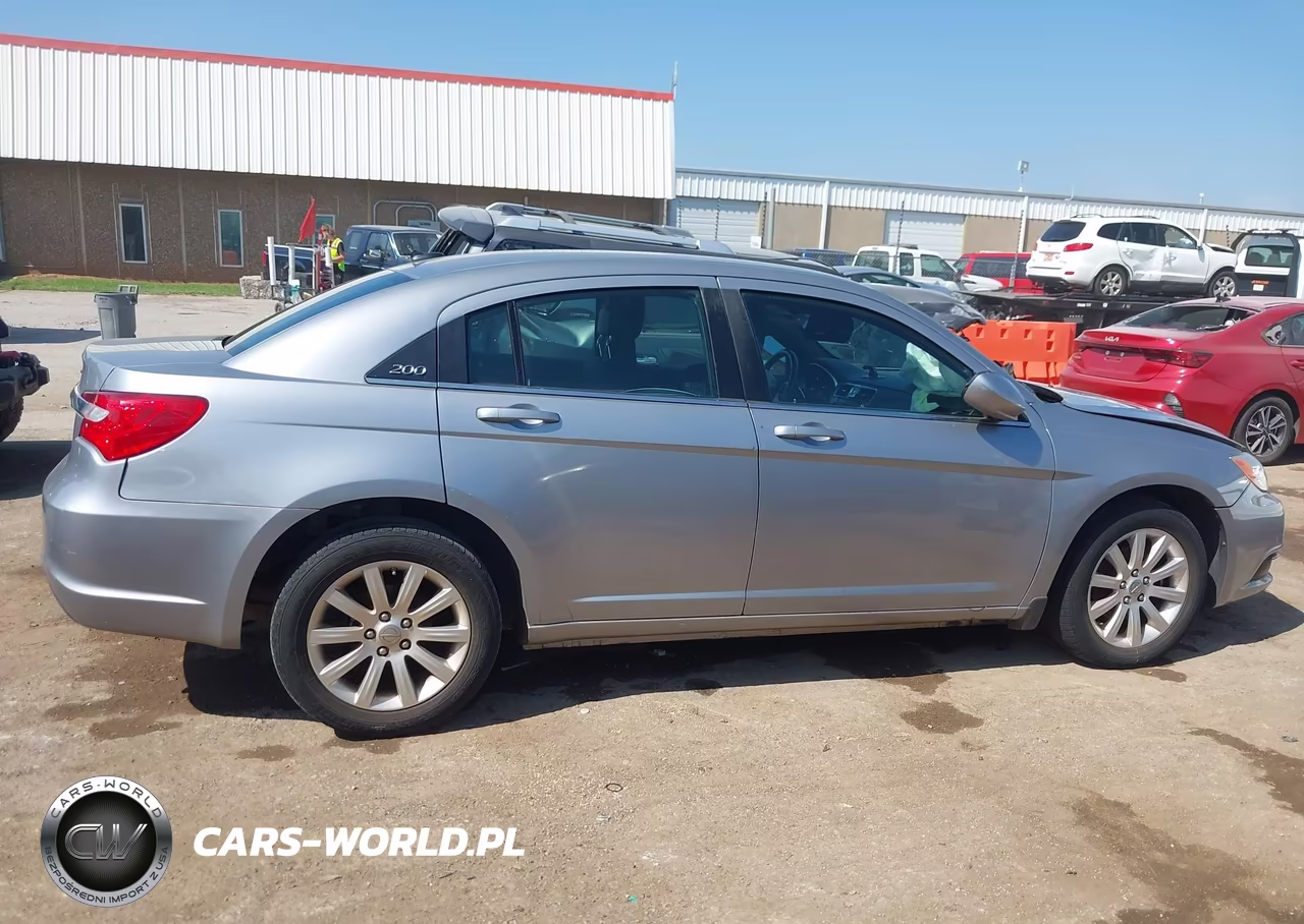 2013 Chrysler 200 Touring VIN:1C3CCBBB7DN539629 - 13