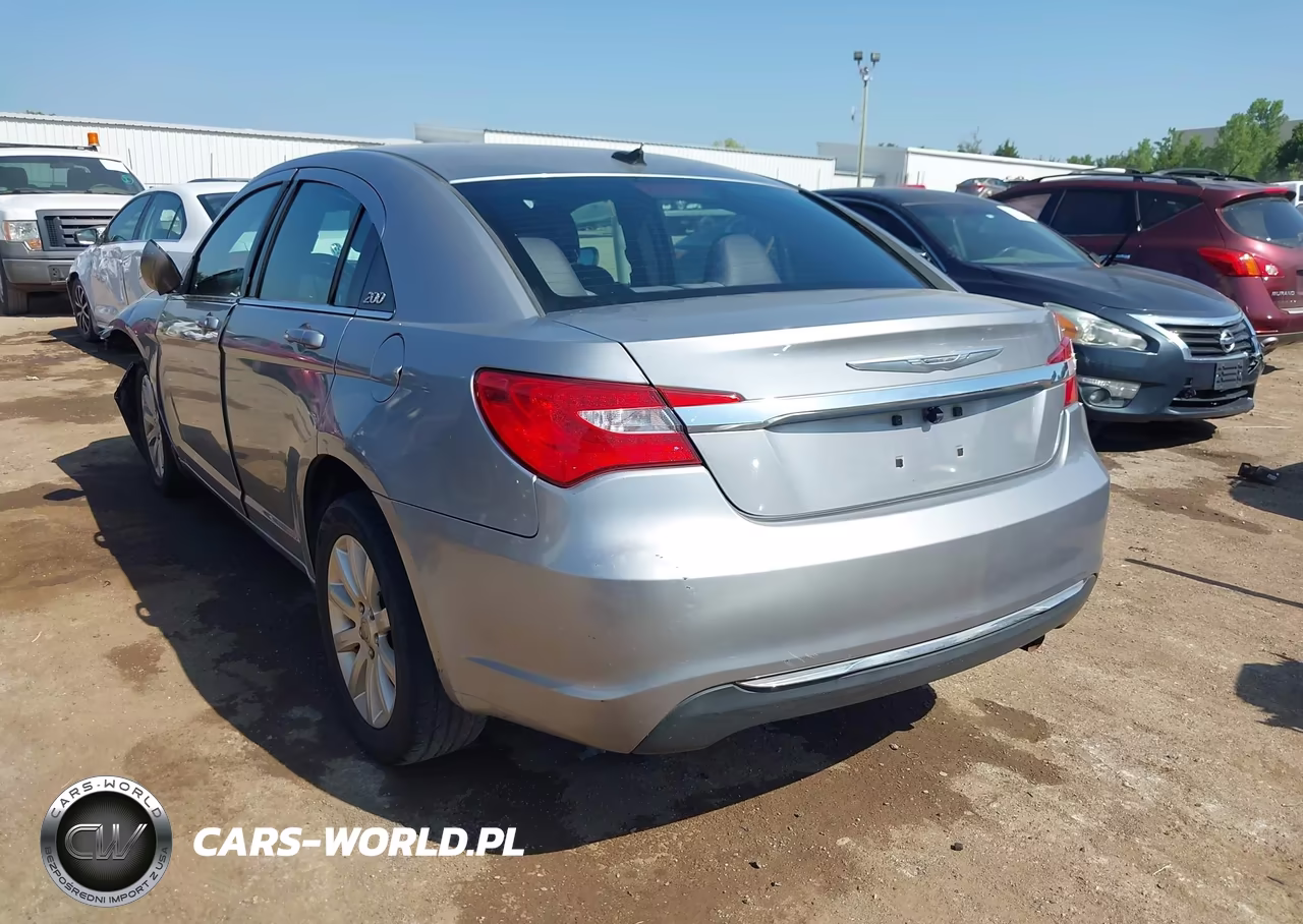 2013 Chrysler 200 Touring VIN:1C3CCBBB7DN539629 - 3