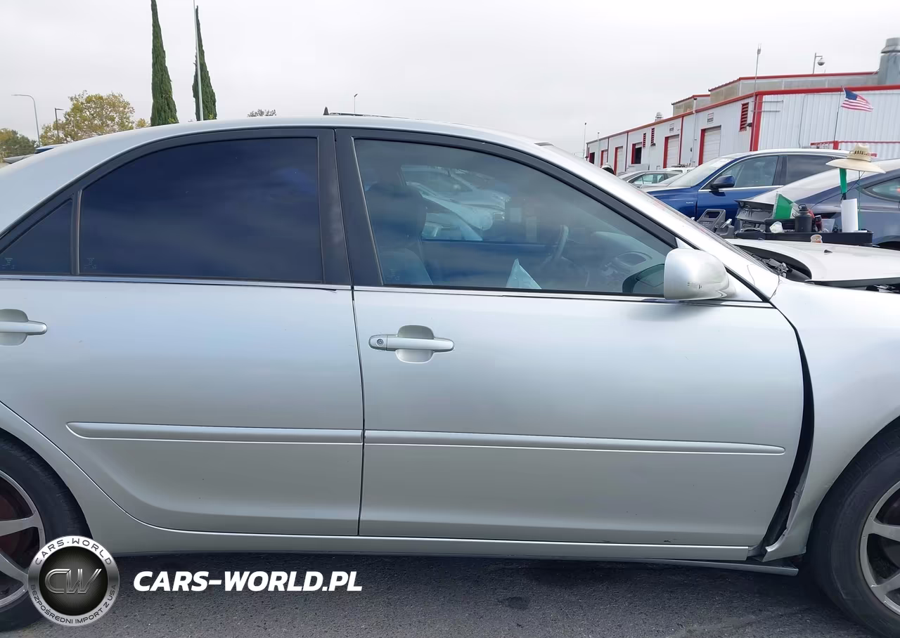 2003 Toyota Camry Le VIN:4T1BE32K43U154262 - 13