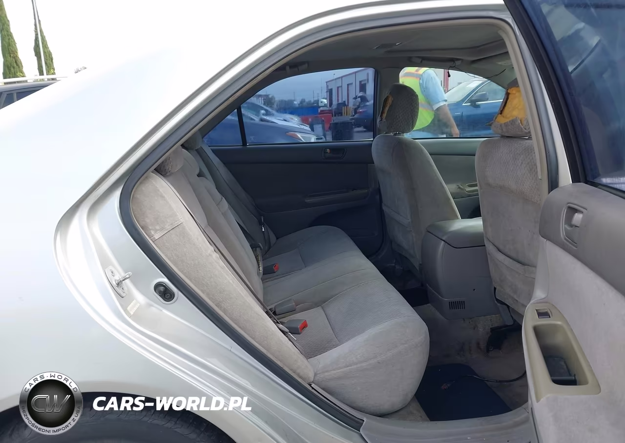 2003 Toyota Camry Le VIN:4T1BE32K43U154262 - 8