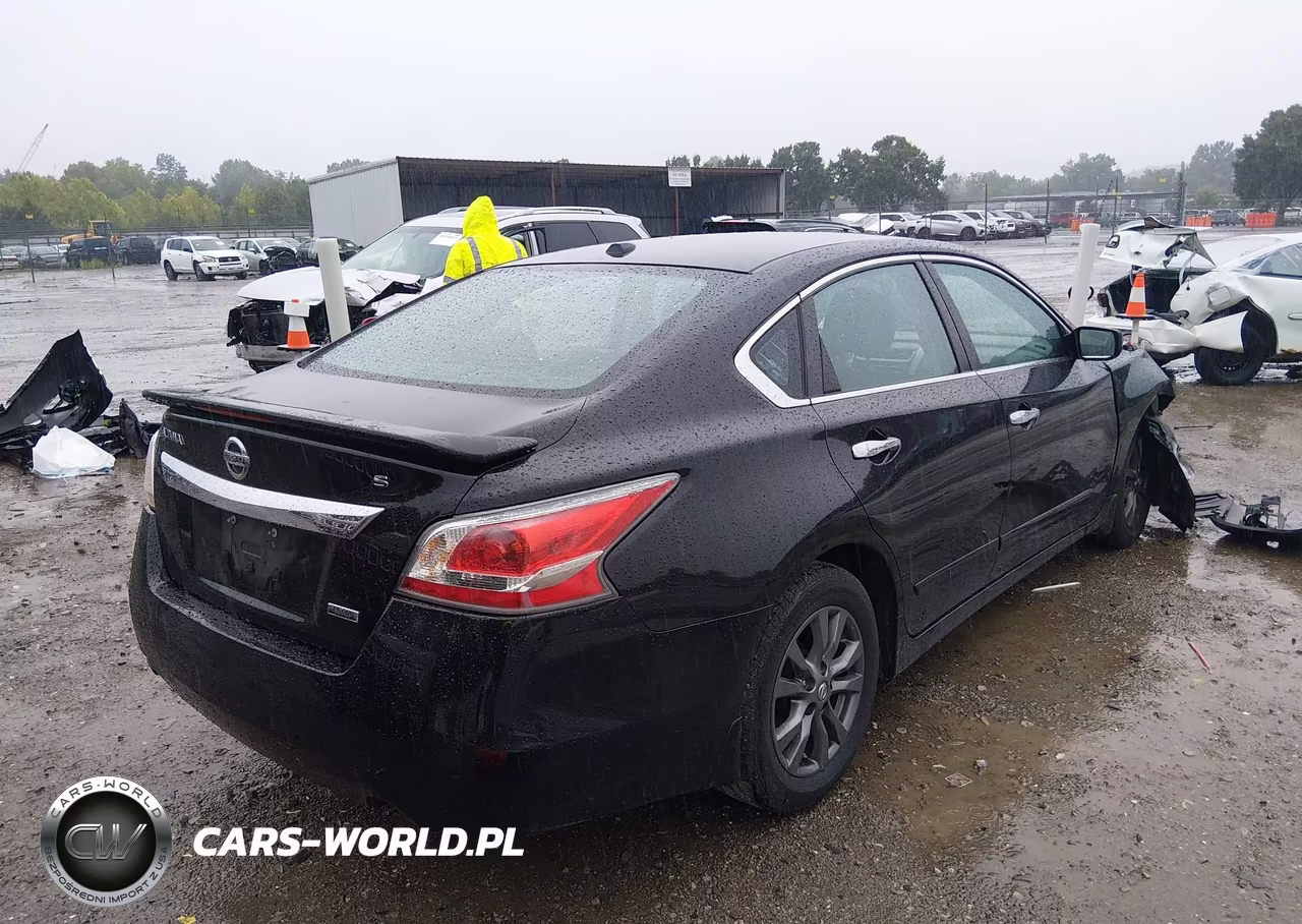 2015 Nissan Altima 2.5 S VIN:1N4AL3AP2FN905009 - 4