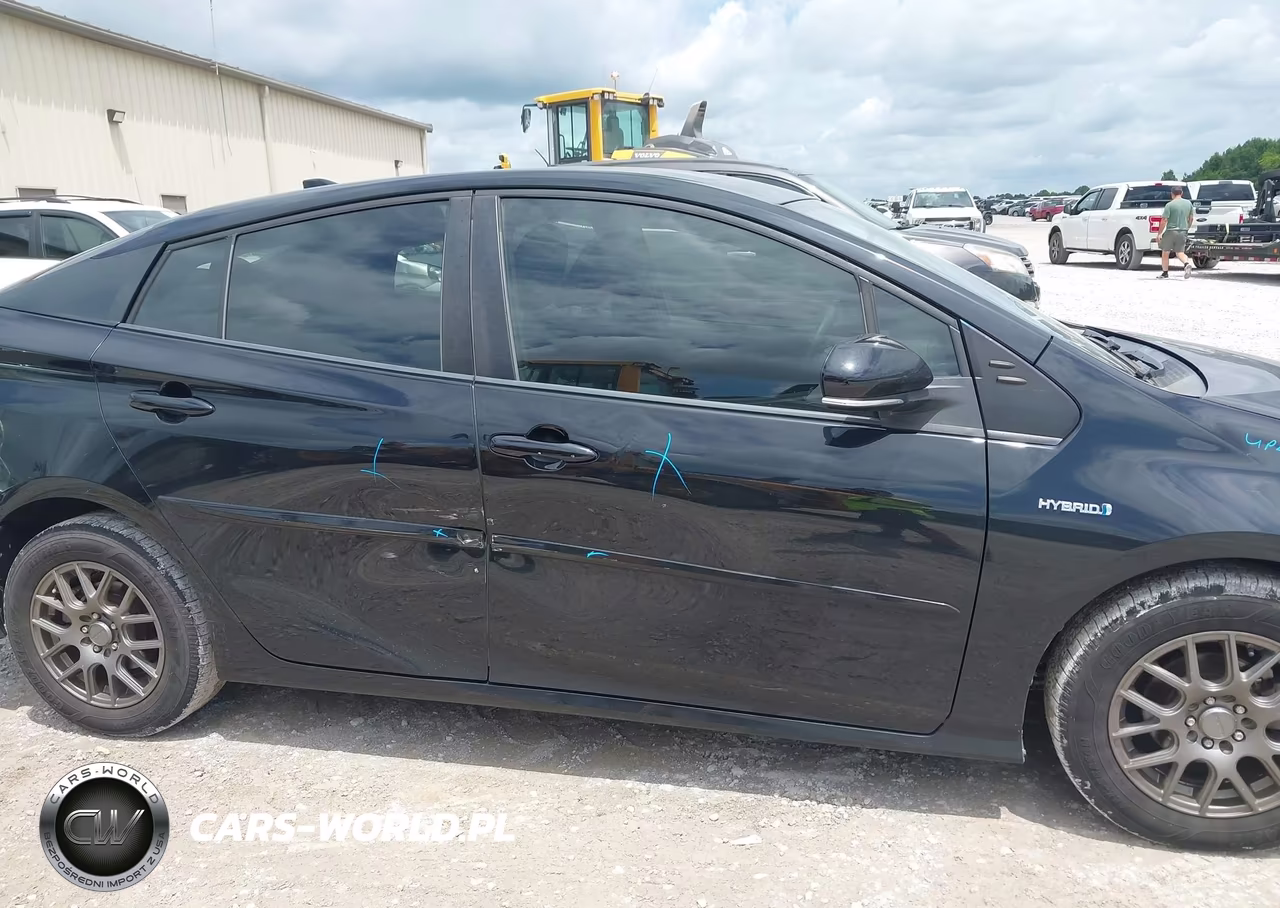 2016 Toyota Prius Two VIN:JTDKBRFU4G3015157 - 6