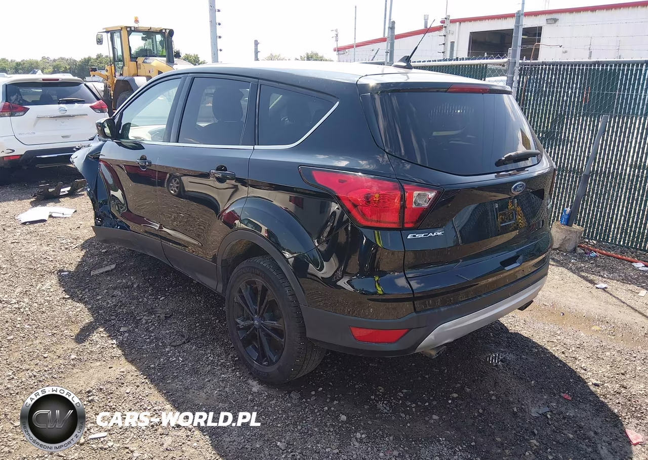 2019 Ford Escape Se VIN:1FMCU9GD6KUB54136 - 3