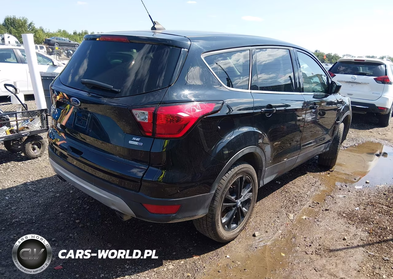 2019 Ford Escape Se VIN:1FMCU9GD6KUB54136 - 4