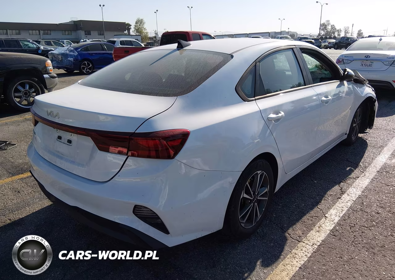 2023 Kia Forte Lxs VIN:3KPF24AD3PE651010 - 4