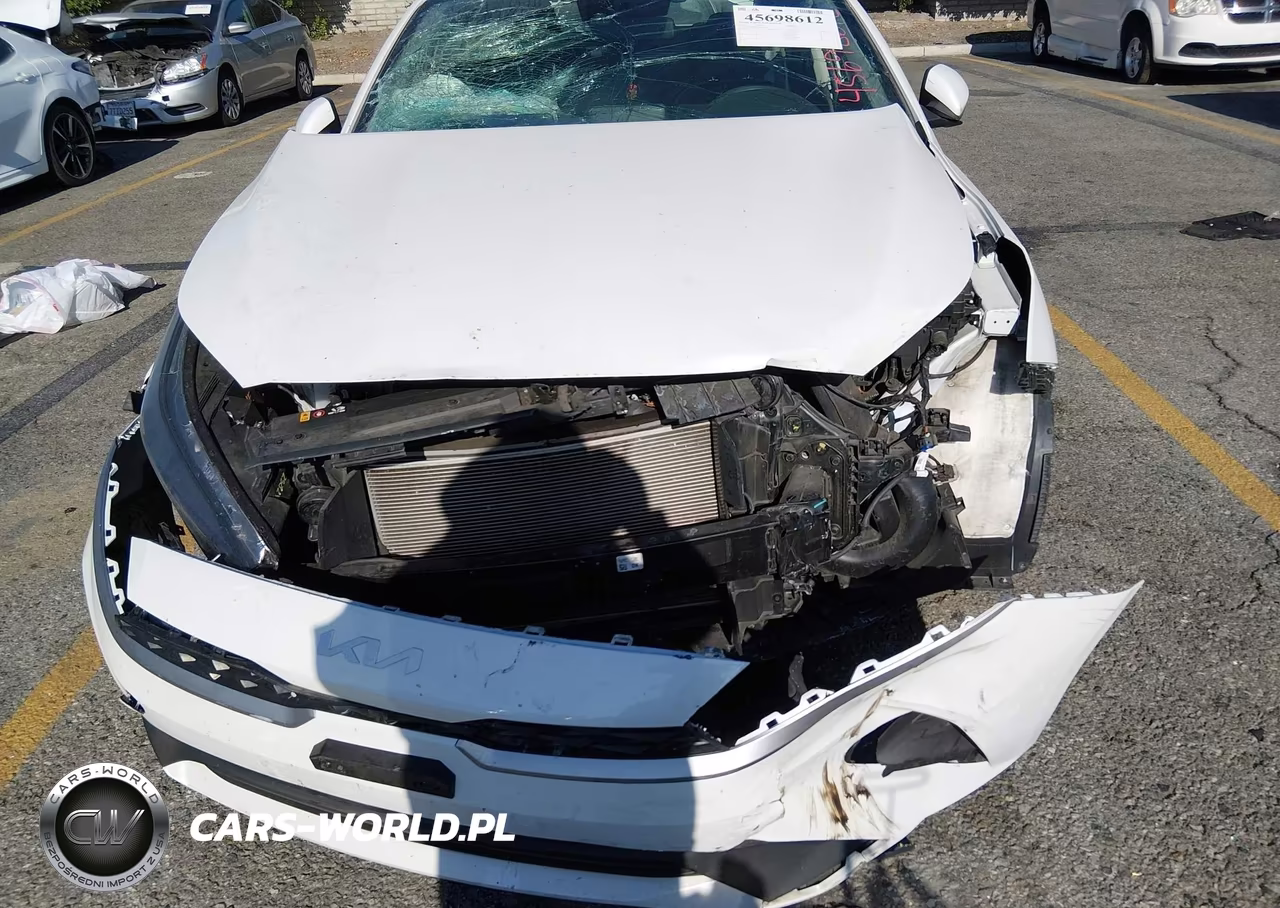 2023 Kia Forte Lxs VIN:3KPF24AD3PE651010 - 6