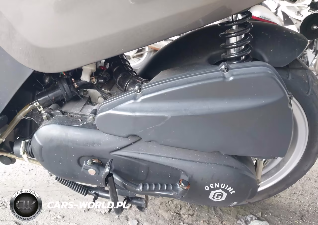 2023 Genuine Scooter Co. Brio 50I VIN:L4HGDTC10P6000019 - 9