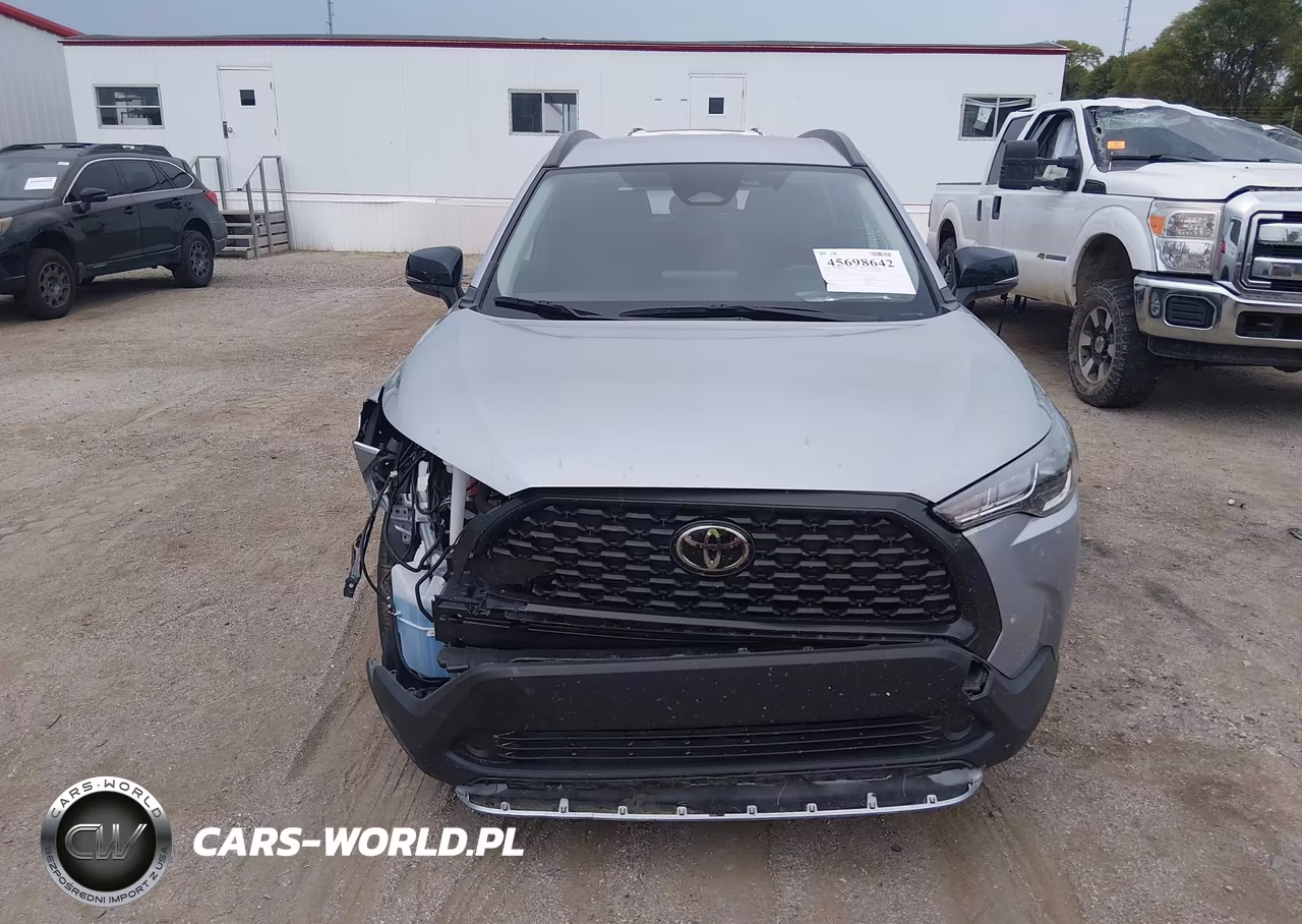2025 Toyota Corolla Cross Le VIN:7MUCAAAG6SV119575 - 12