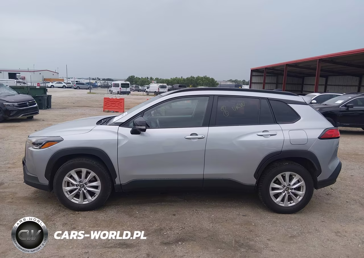 2025 Toyota Corolla Cross Le VIN:7MUCAAAG6SV119575 - 14