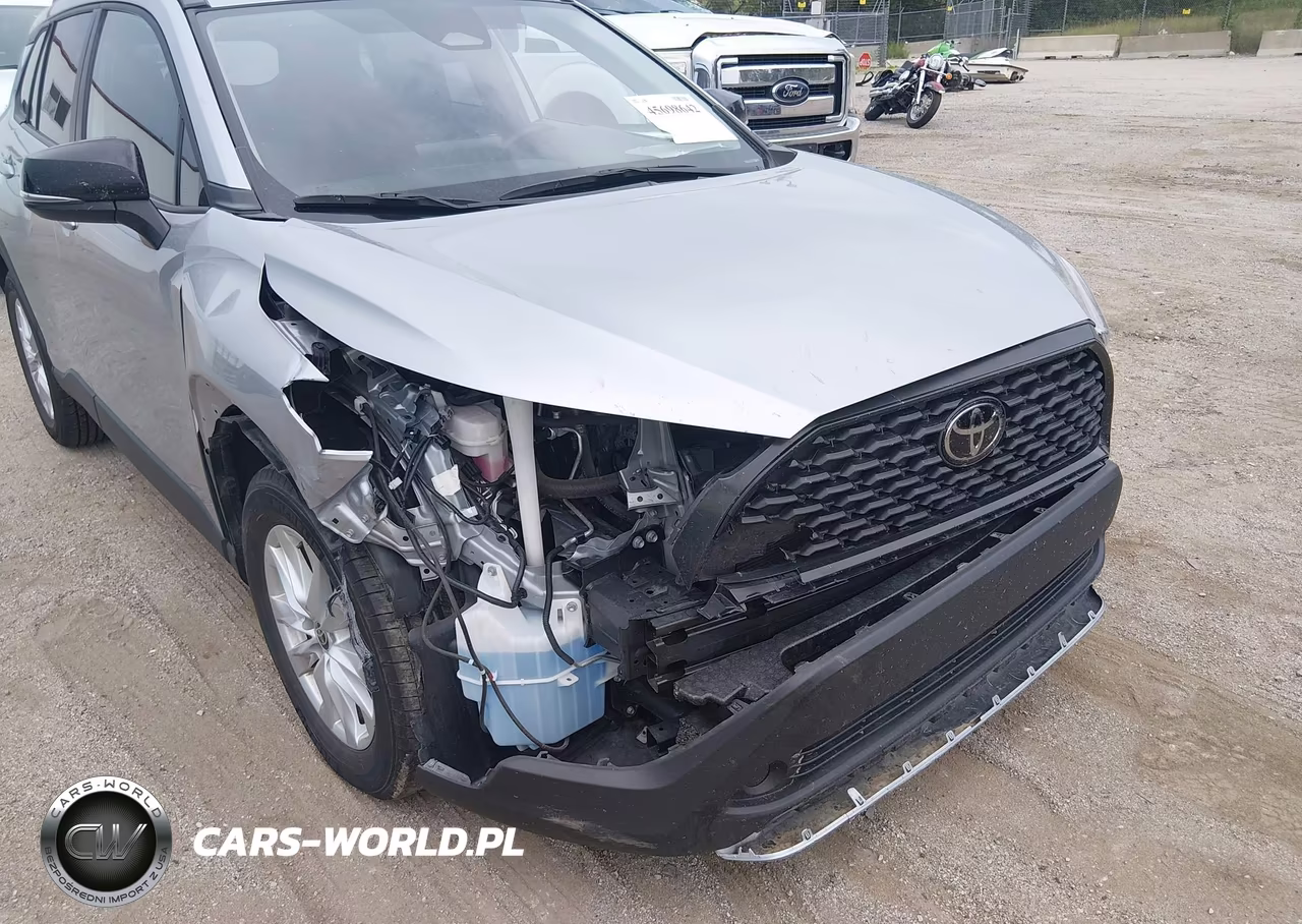 2025 Toyota Corolla Cross Le VIN:7MUCAAAG6SV119575 - 6