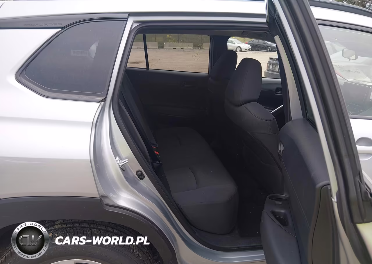 2025 Toyota Corolla Cross Le VIN:7MUCAAAG6SV119575 - 8
