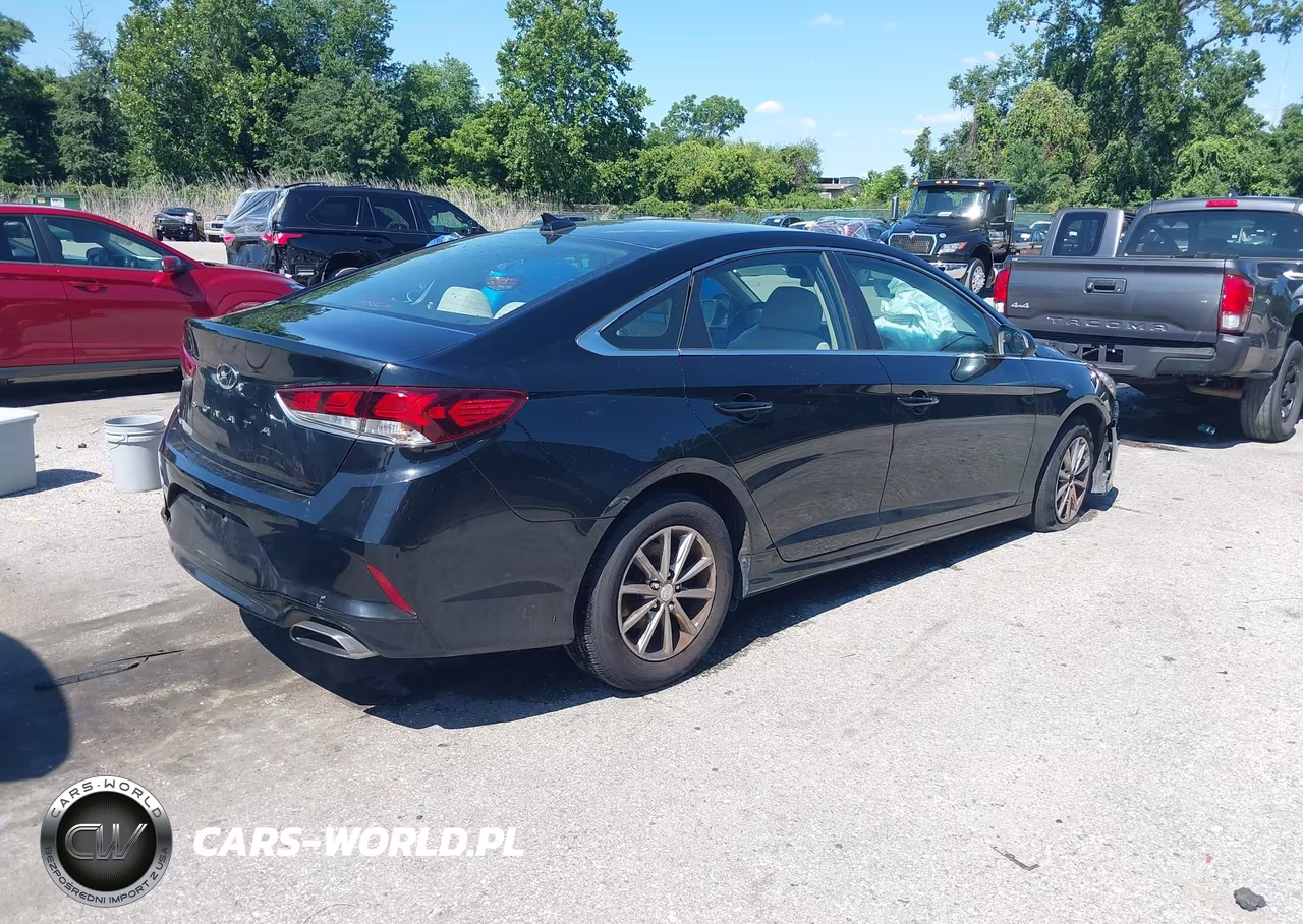 2018 Hyundai Sonata Se VIN:5NPE24AF4JH665983 - 4