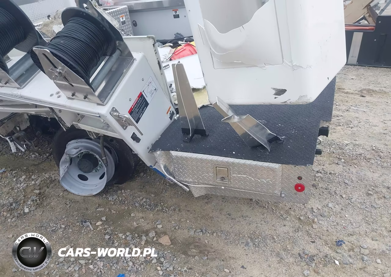 2024 Ford F-450 Chassis Xl VIN:1FDUF4GN8RDA38716 - 24