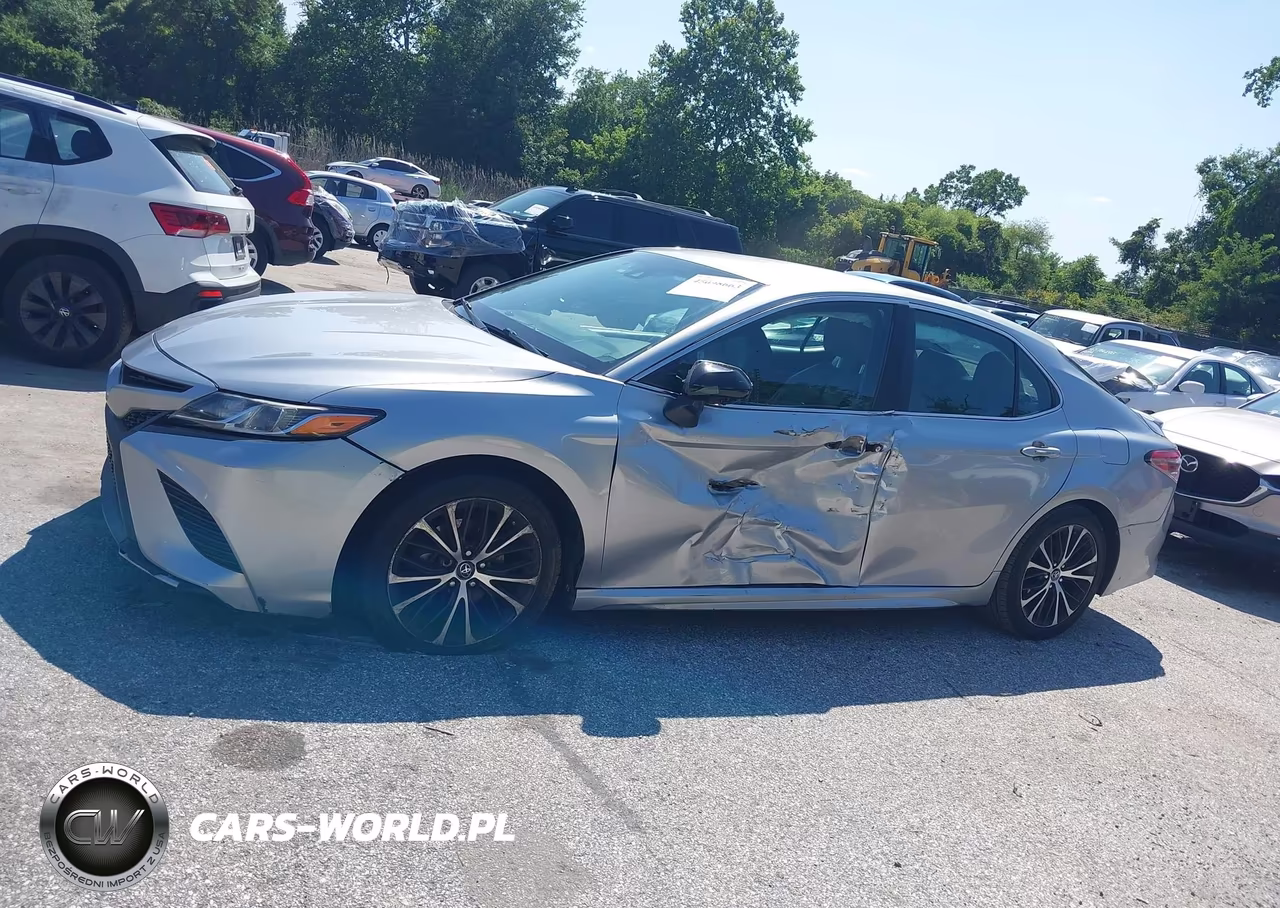 2018 Toyota Camry Se VIN:4T1B11HK8JU072359 - 14