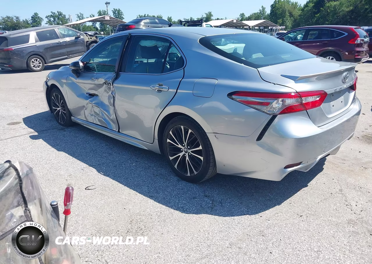 2018 Toyota Camry Se VIN:4T1B11HK8JU072359 - 3
