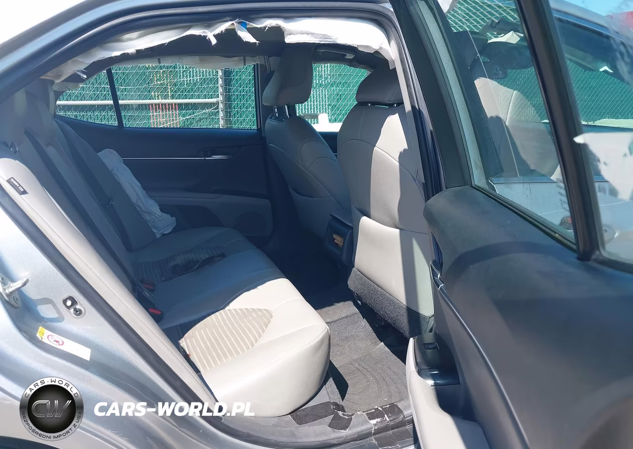 2018 Toyota Camry Se VIN:4T1B11HK8JU072359 - 8