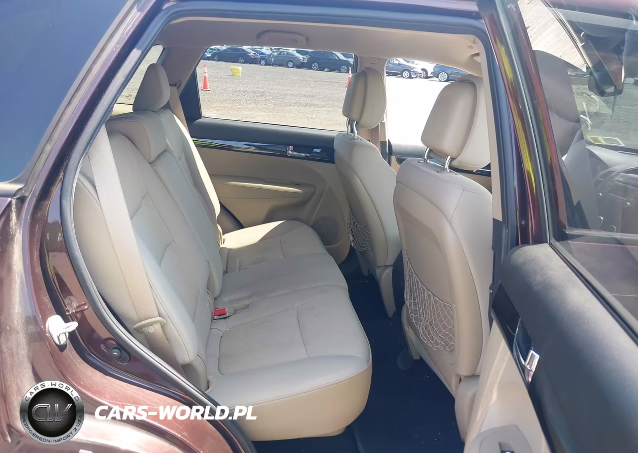 2011 Kia Sorento Lx VIN:5XYKT3A12BG077068 - 8
