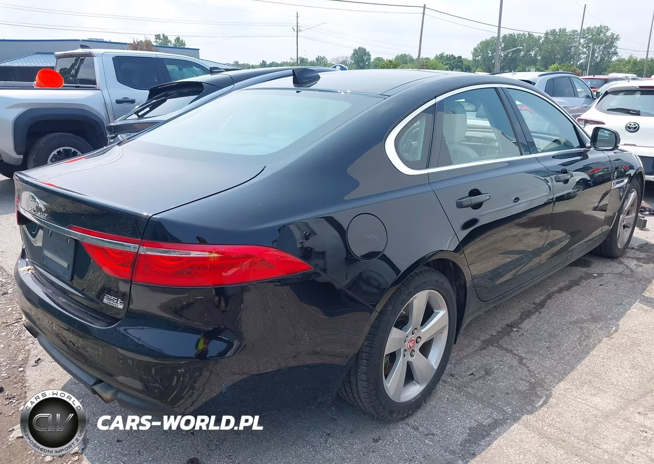 2018 Jaguar Xf 25T VIN:SAJBS4FX6JCY54331 - 4