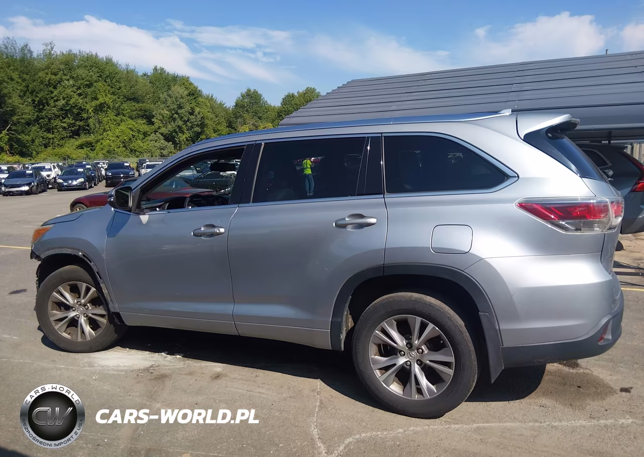 2015 Toyota Highlander Xle V6 VIN:5TDJKRFH2FS153291 - 14