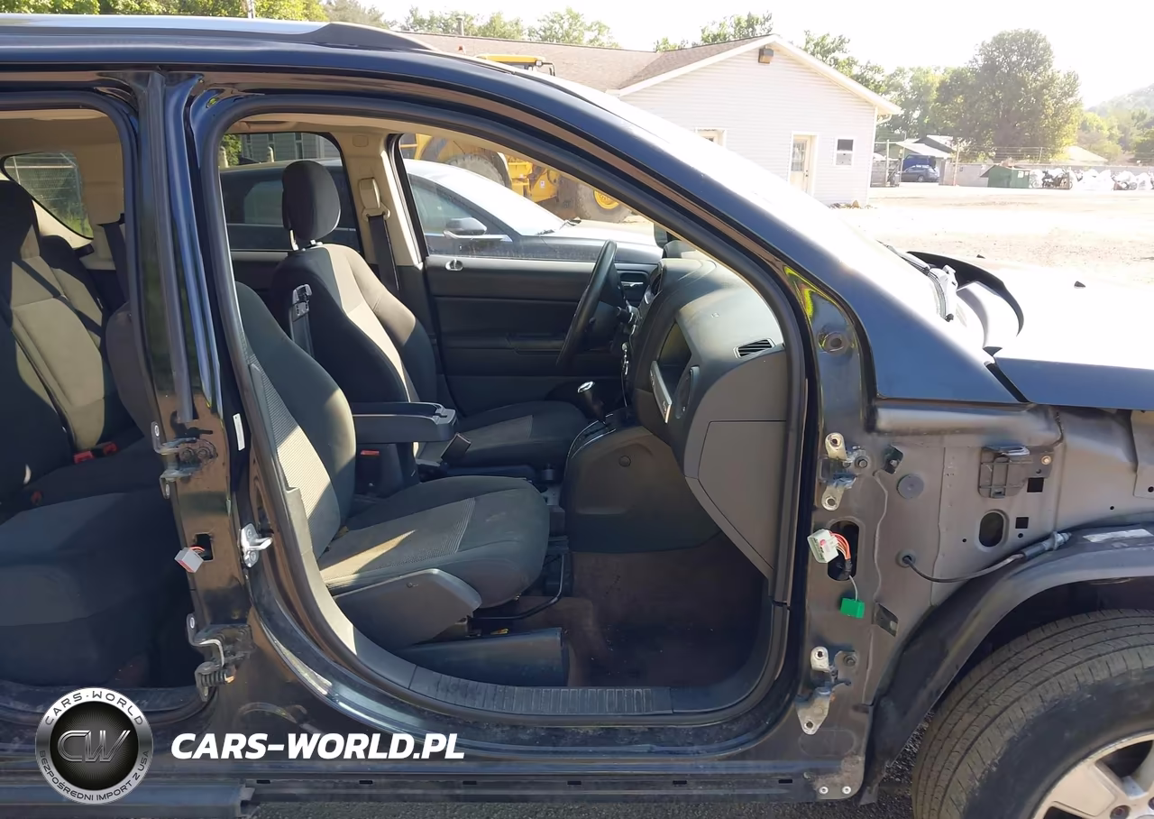 2014 Jeep Compass Sport VIN:1C4NJCBA2ED725707 - 5