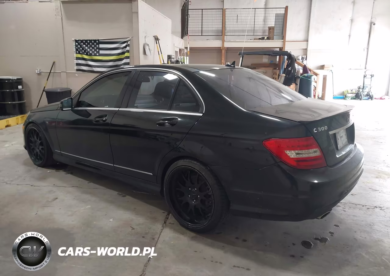 2013 Mercedes-Benz C 300 Sport 4Matic VIN:WDDGF8AB2DR244302 - 3