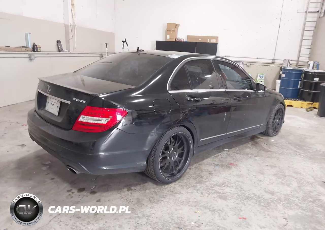 2013 Mercedes-Benz C 300 Sport 4Matic VIN:WDDGF8AB2DR244302 - 4