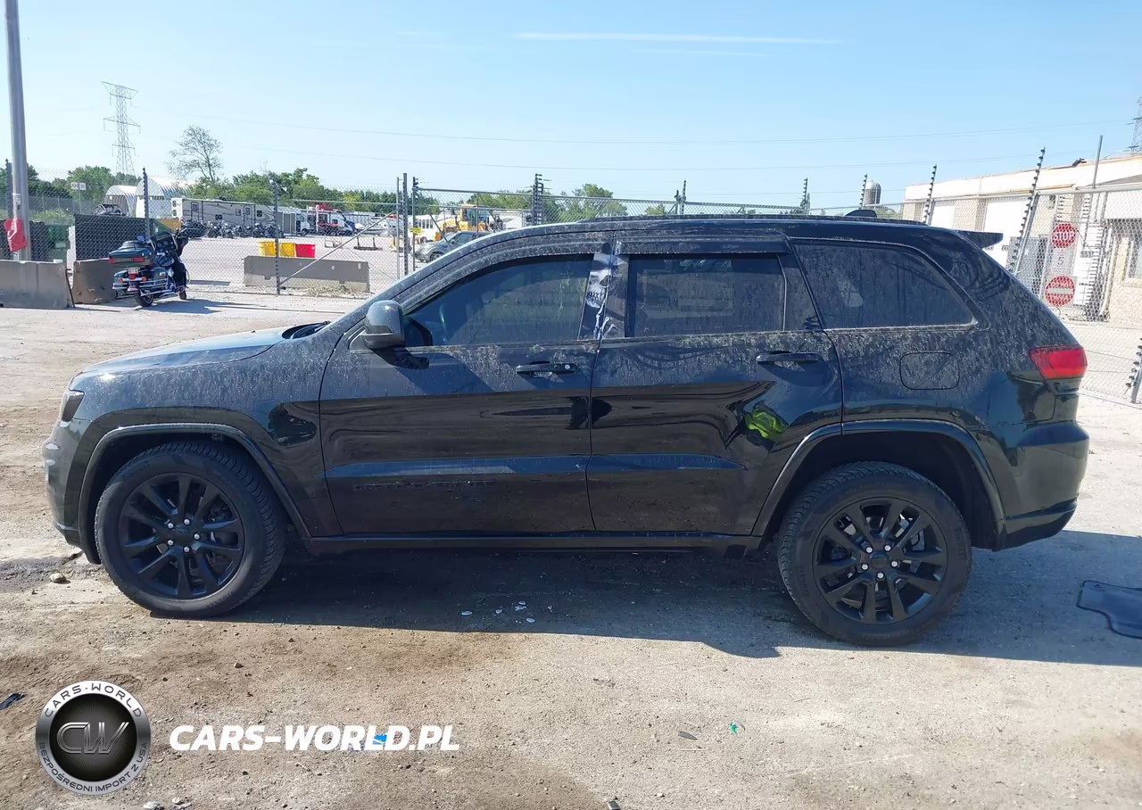 2017 Jeep Grand Cherokee Altitude VIN:1C4RJFAG9HC797765 - 14
