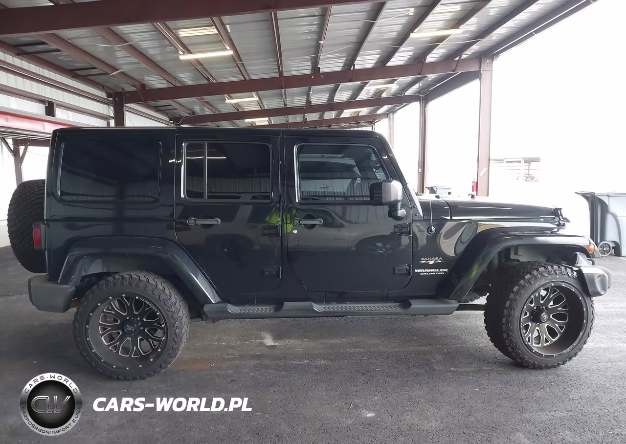 2016 Jeep Wrangler Unlimited Sahara VIN:1C4BJWEG7GL173733 - 13