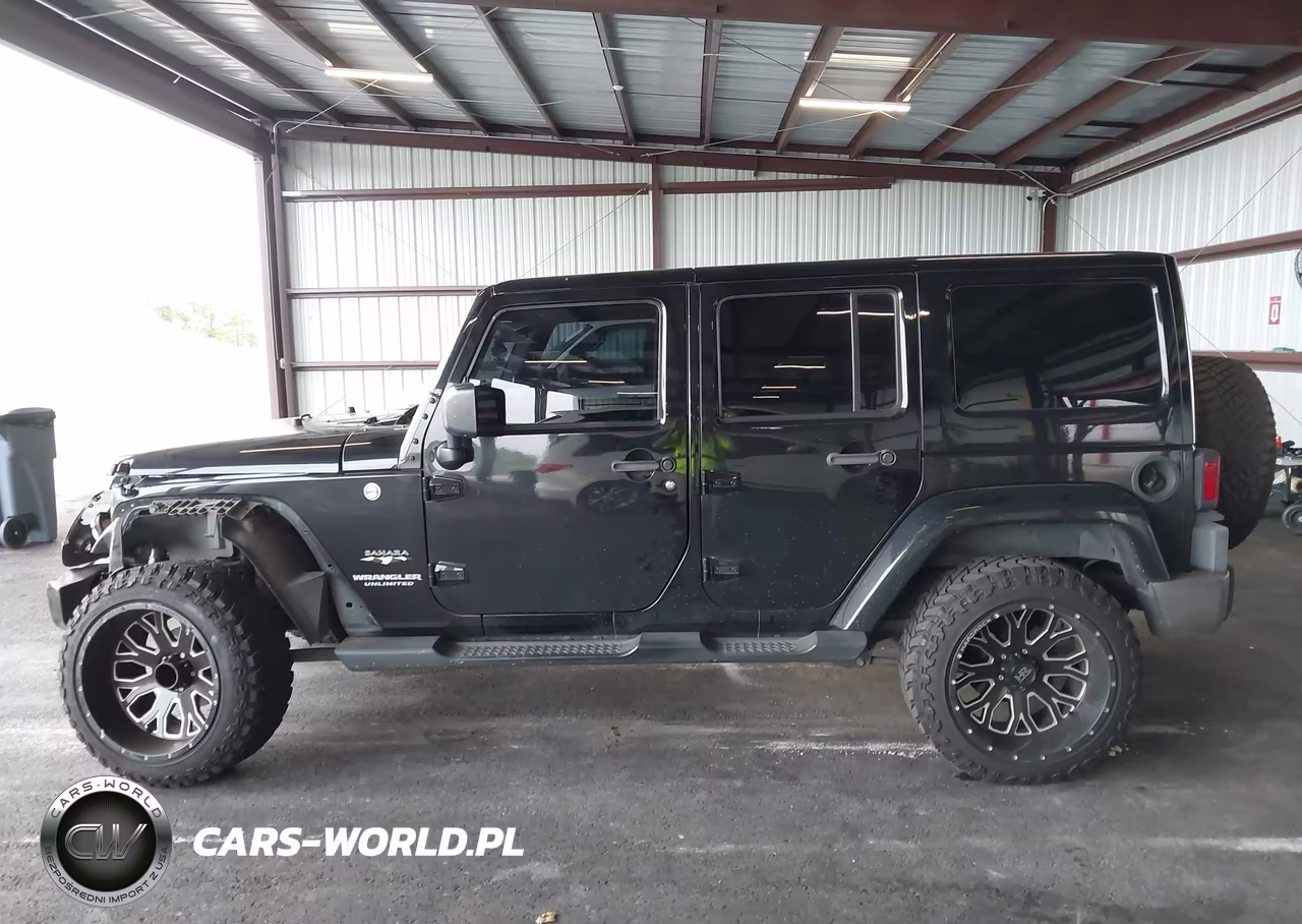 2016 Jeep Wrangler Unlimited Sahara VIN:1C4BJWEG7GL173733 - 14