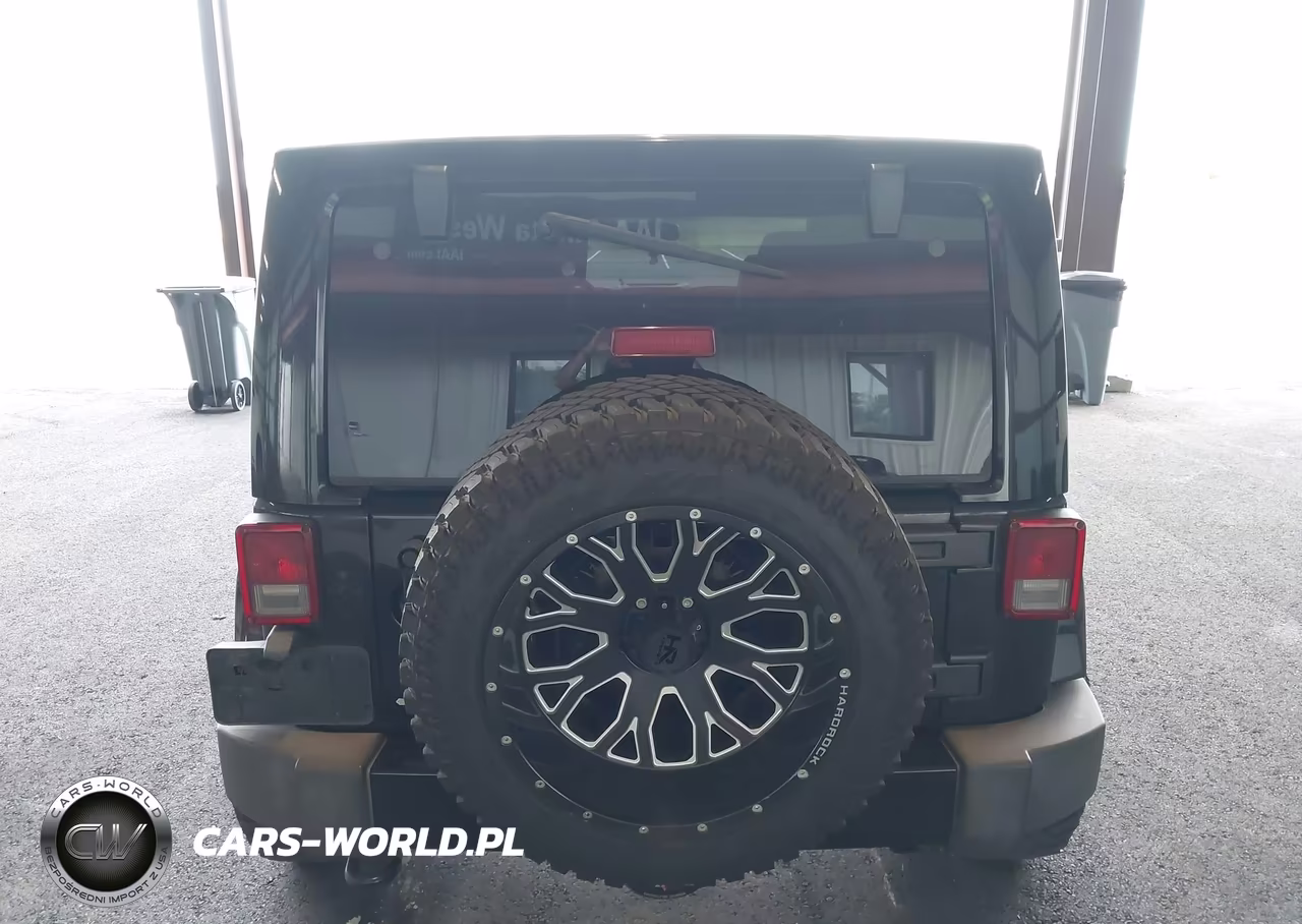 2016 Jeep Wrangler Unlimited Sahara VIN:1C4BJWEG7GL173733 - 16