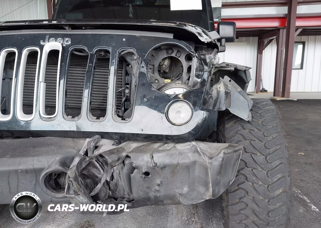 2016 Jeep Wrangler Unlimited Sahara VIN:1C4BJWEG7GL173733 - 18