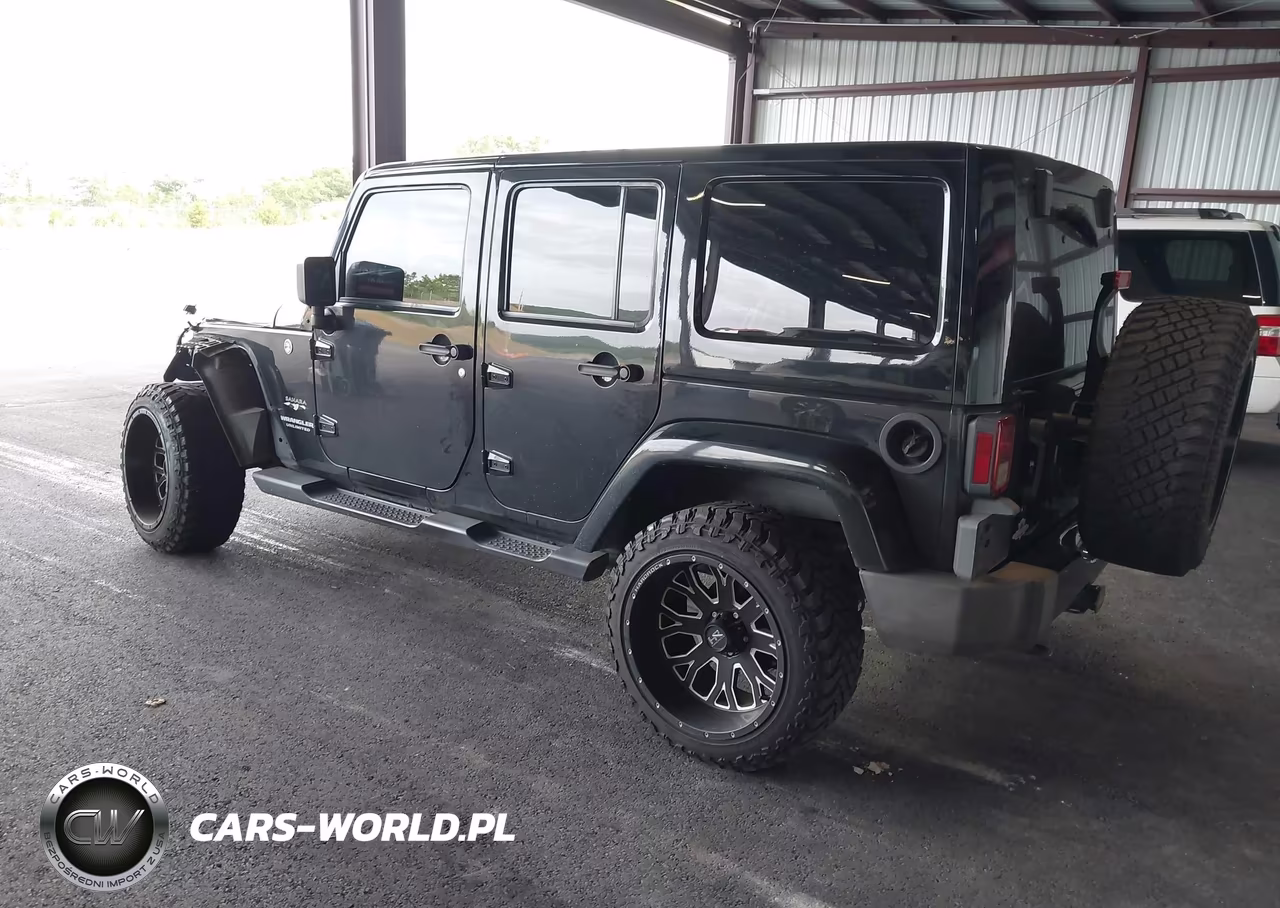2016 Jeep Wrangler Unlimited Sahara VIN:1C4BJWEG7GL173733 - 3