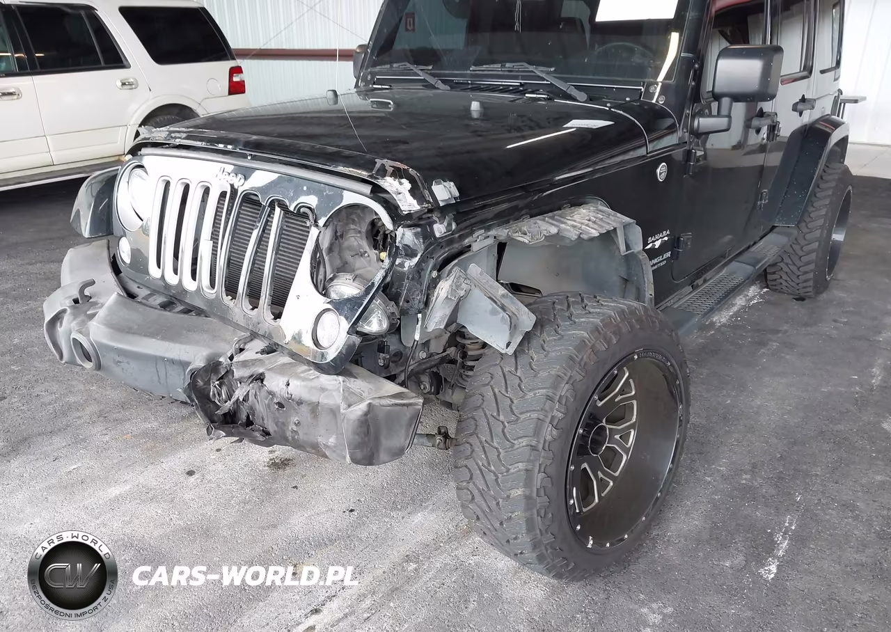 2016 Jeep Wrangler Unlimited Sahara VIN:1C4BJWEG7GL173733 - 6