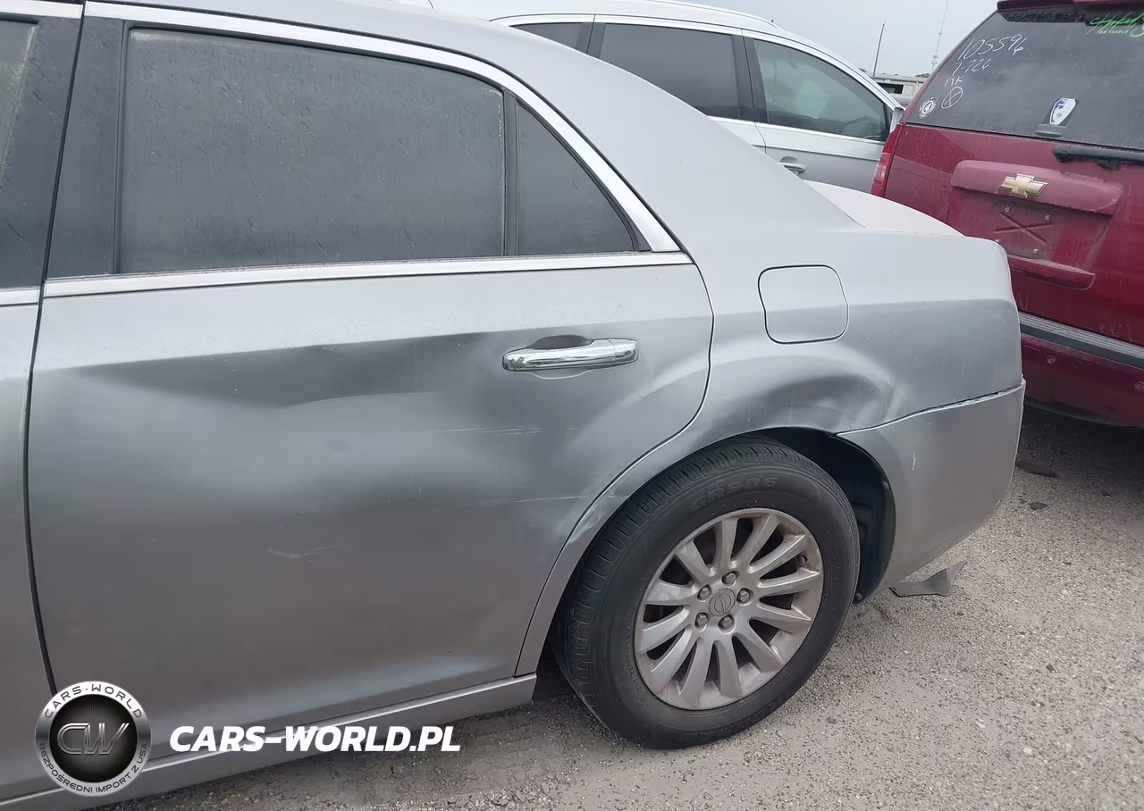 2013 Chrysler 300 Motown VIN:2C3CCAAGXDH626361 - 6