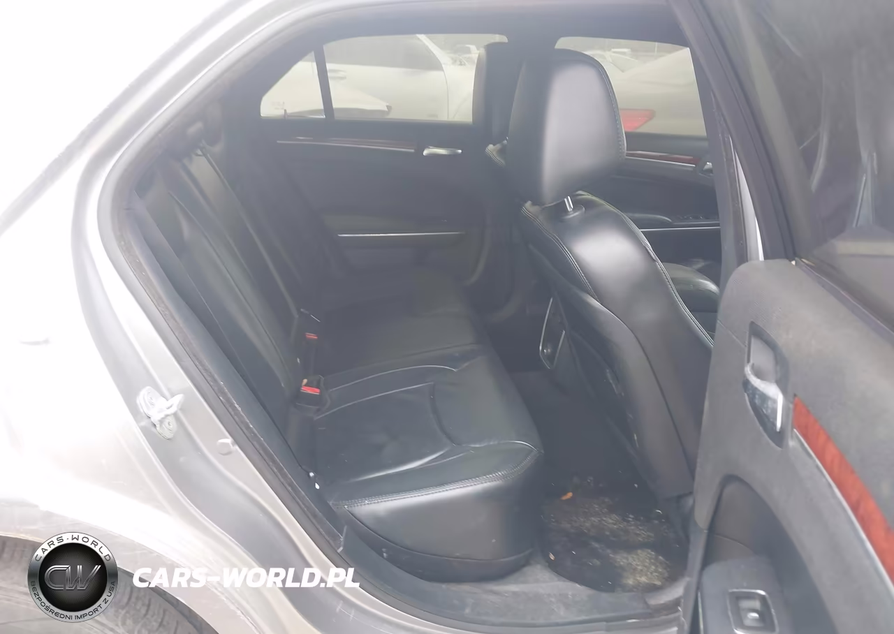 2013 Chrysler 300 Motown VIN:2C3CCAAGXDH626361 - 8