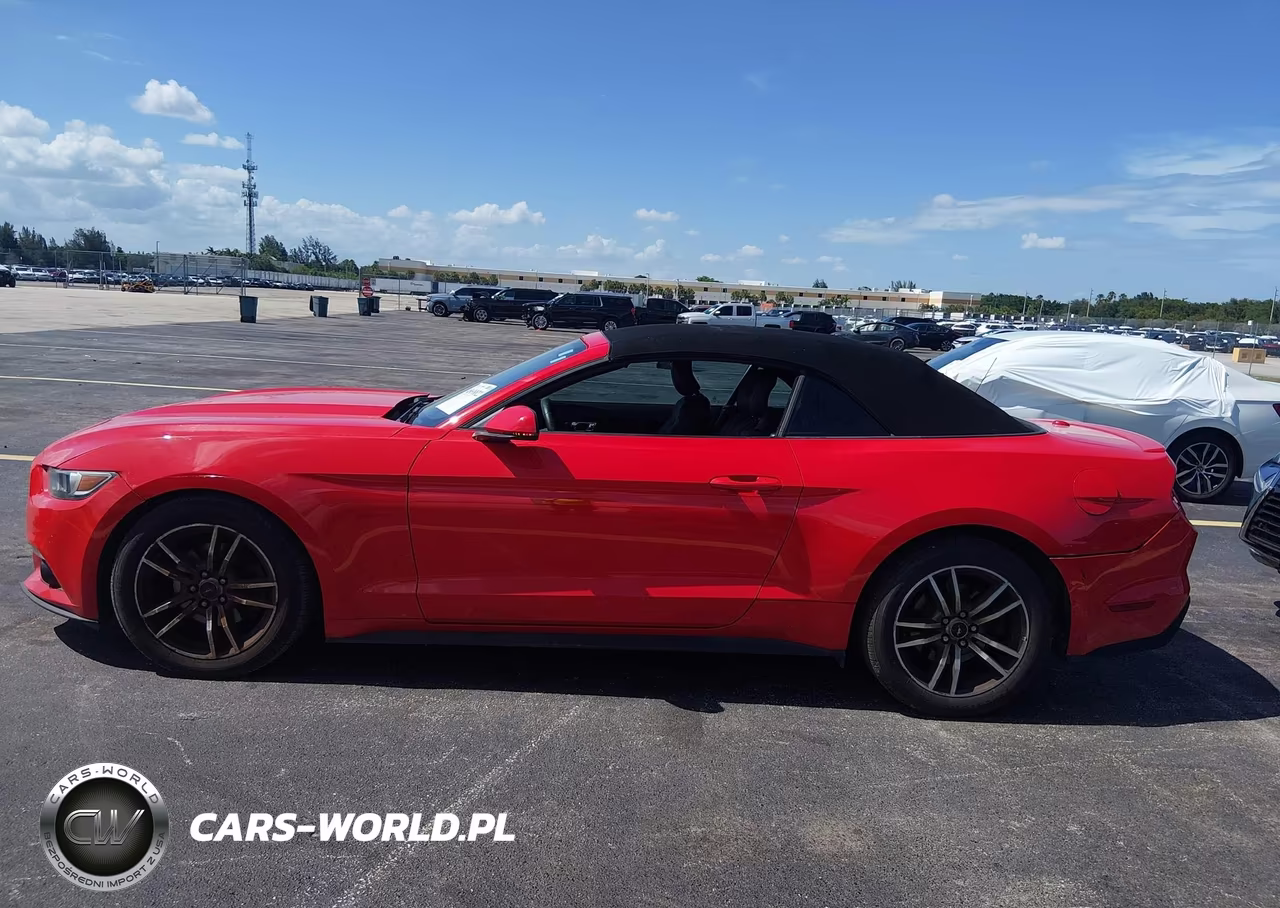 2015 Ford Mustang Ecoboost Premium VIN:1FATP8UH0F5382961 - 14