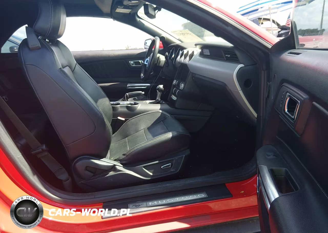 2015 Ford Mustang Ecoboost Premium VIN:1FATP8UH0F5382961 - 5