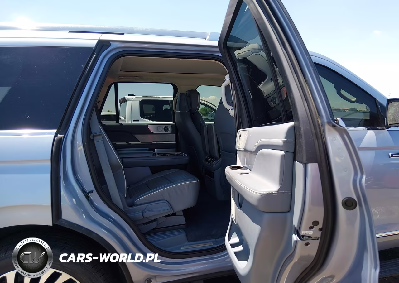 2020 Lincoln Navigator Black Label VIN:5LMJJ2TT6LEL09362 - 8