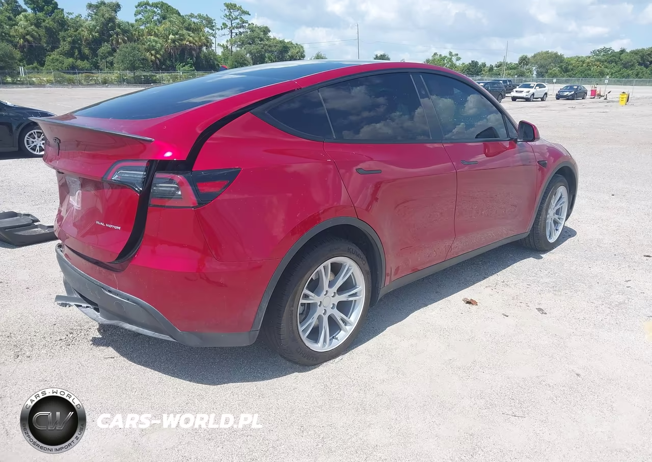 2024 Tesla Model Y Long Range Dual Motor All-Wheel Drive VIN:7SAYGDEE7RA284820 - 4