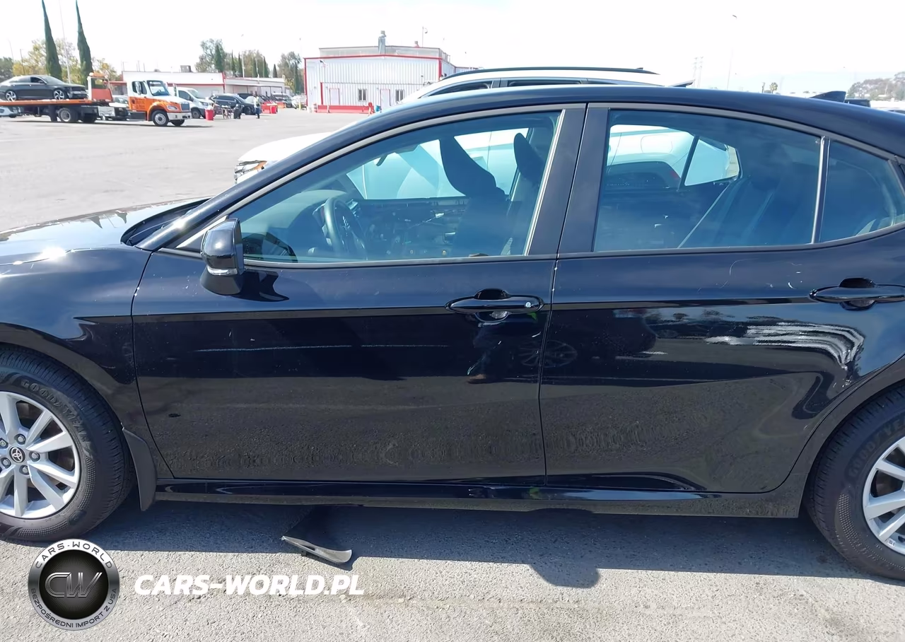 2026 Toyota Camry Le VIN:4T1DAACK1TU268713 - 15