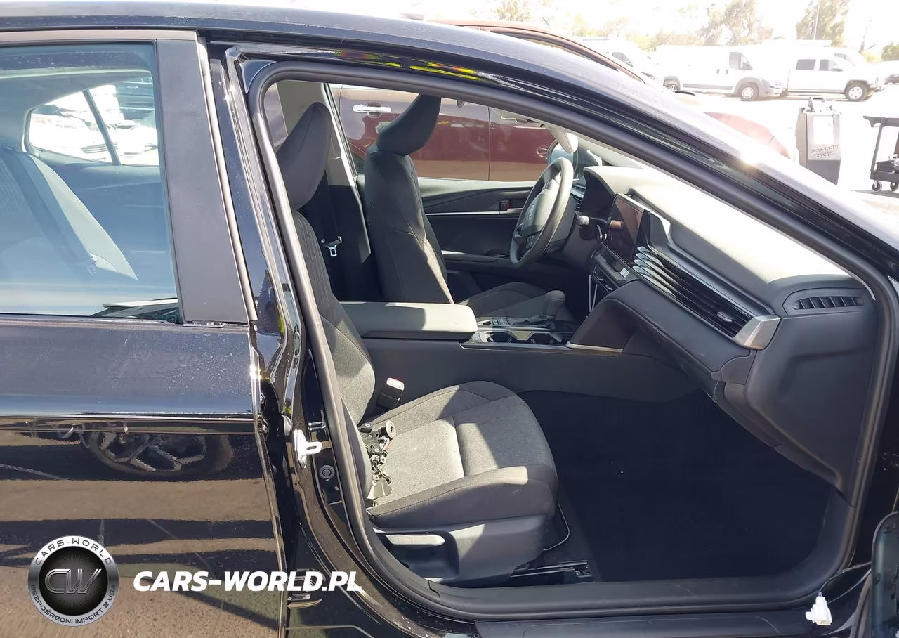 2026 Toyota Camry Le VIN:4T1DAACK1TU268713 - 5
