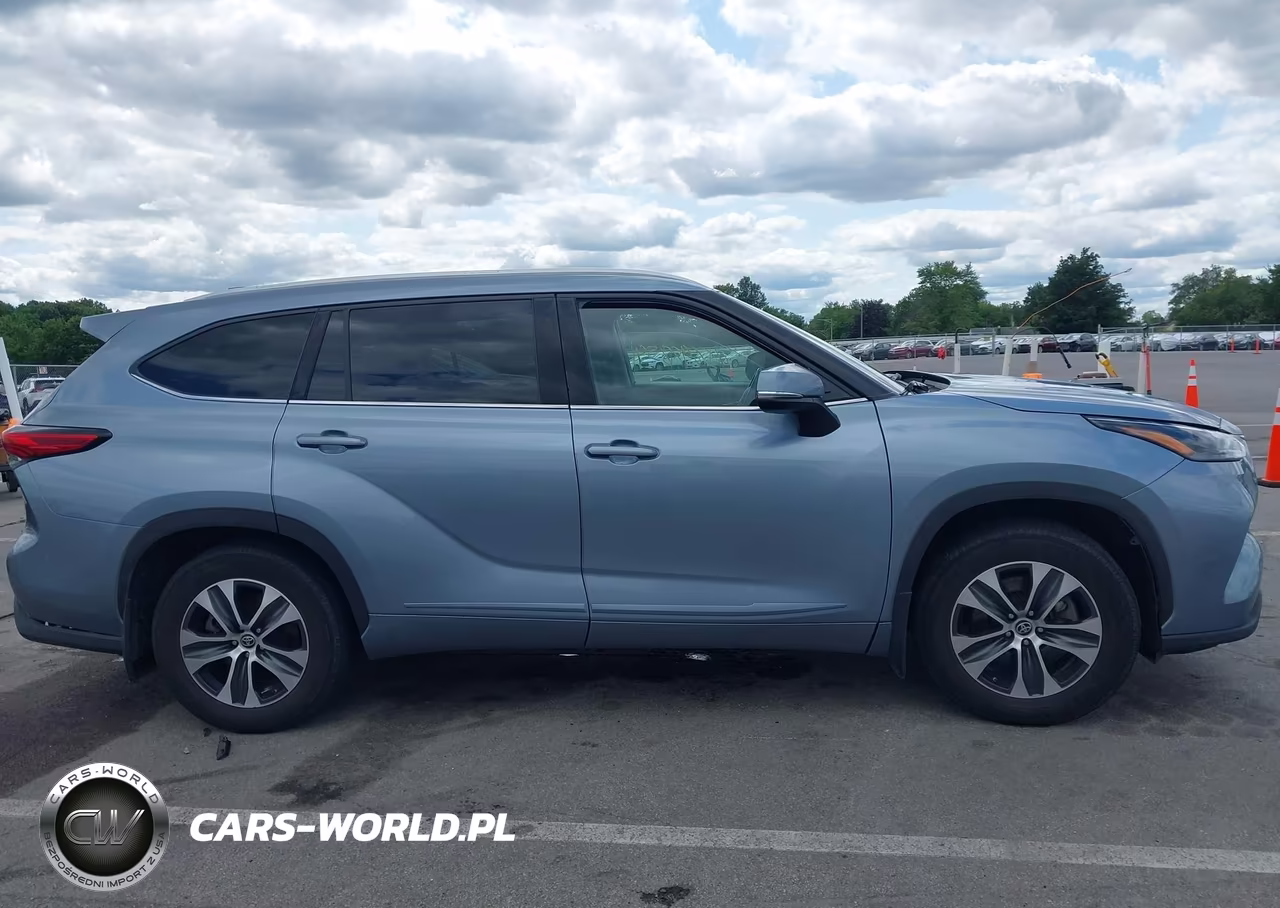 2022 Toyota Highlander Xle VIN:5TDHZRBH0NS185171 - 13