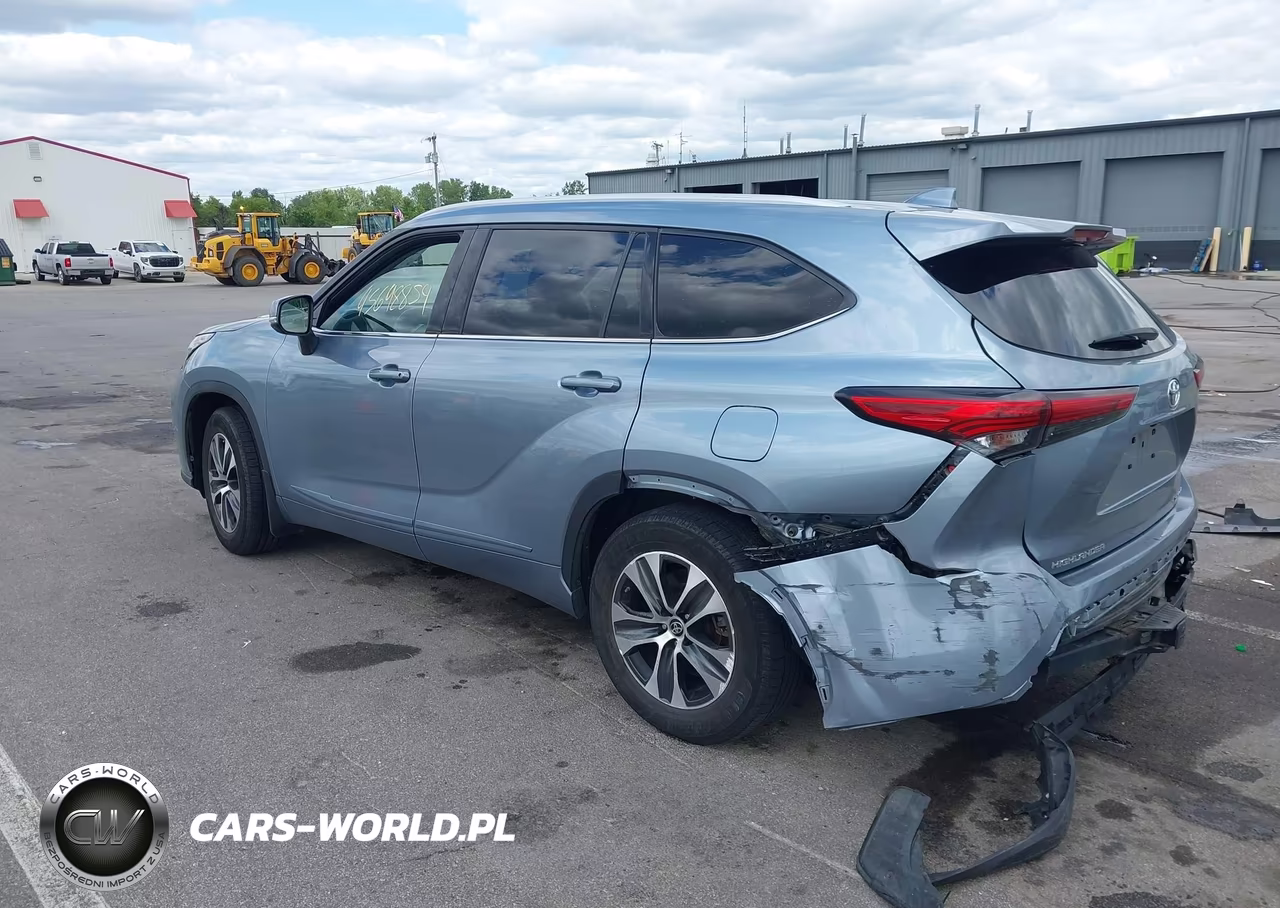 2022 Toyota Highlander Xle VIN:5TDHZRBH0NS185171 - 3
