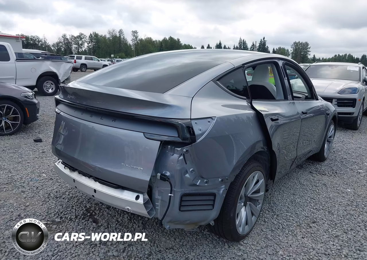 2026 Tesla Model Y All-Wheel Drive-Long Range Launch Series-Premium All-Wheel Drive VIN:7SAYGDEE5TF454781 - 4