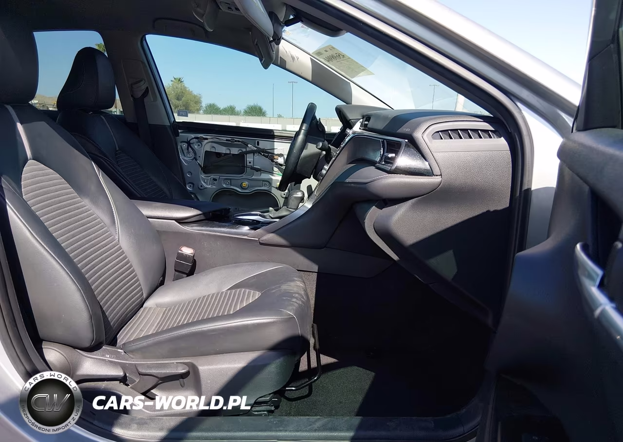 2020 Toyota Camry Se VIN:4T1G11AK5LU350024 - 5