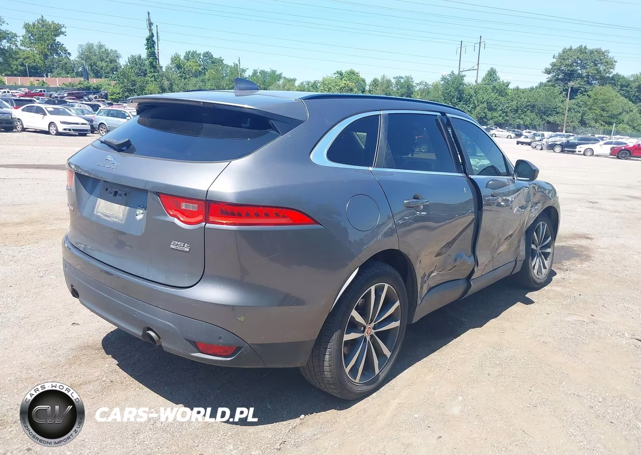 2019 Jaguar F-Pace 25T Prestige VIN:SADCK2FX4KA397138 - 4