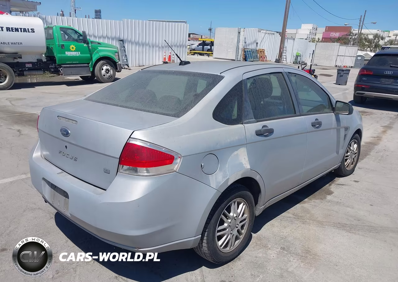 2008 Ford Focus Se-Ses VIN:1FAHP35N88W215256 - 4