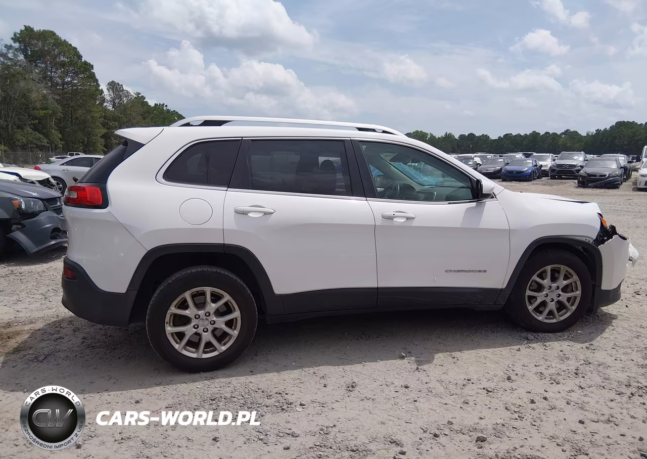 2014 Jeep Cherokee Latitude VIN:1C4PJLCS7EW105858 - 13