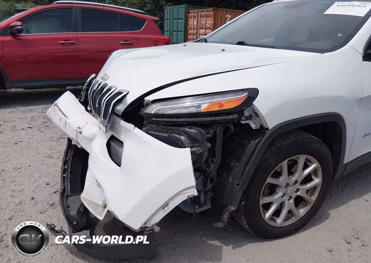 2014 Jeep Cherokee Latitude VIN:1C4PJLCS7EW105858 - 6